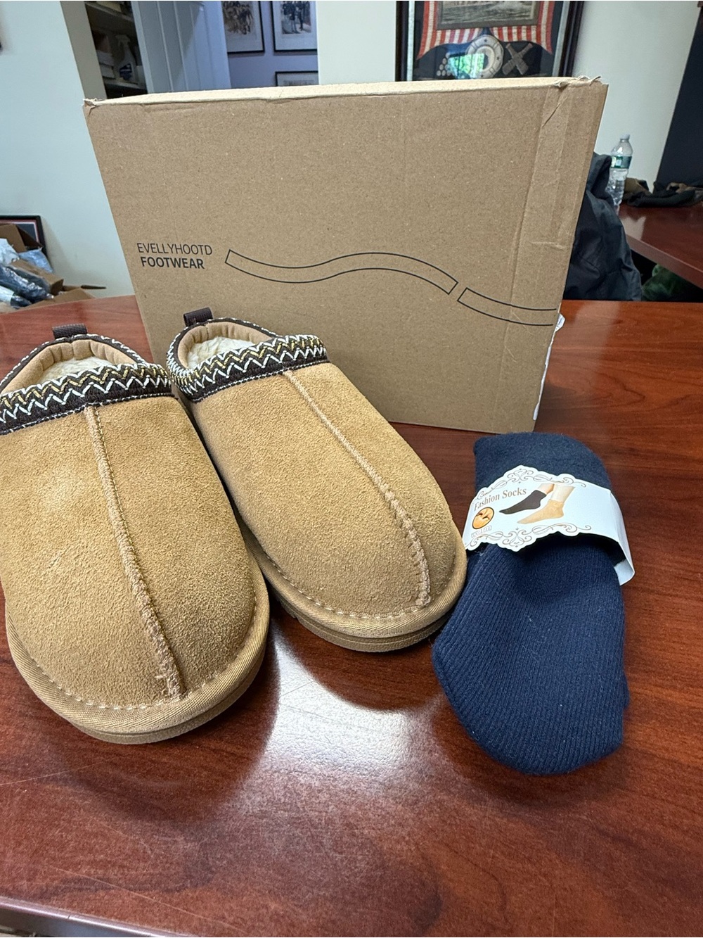 Evellyhootd Women's Tan Suede Slip-On Slippers SZ 40EU 8.5-9US NWT